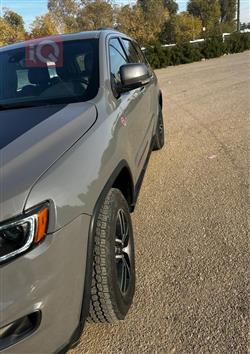 جیپ گراند شیرۆکی